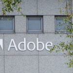 Las acciones de Adobe caen a la baja mientras la competencia del software de inteligencia artificial afecta las previsiones de beneficios