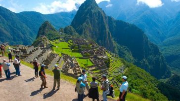 Perú es un paraíso para el turismo cultural, de naturaleza y aventura, destacó León Chempén