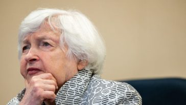 Yellen dice que la economía de EEUU sigue sólida y se encamina hacia un "aterrizaje suave"