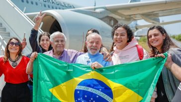 229 brasileños regresan al país desde el Líbano en el primer vuelo de repatriación en medio de tensiones en Medio Oriente - Brazil Reports