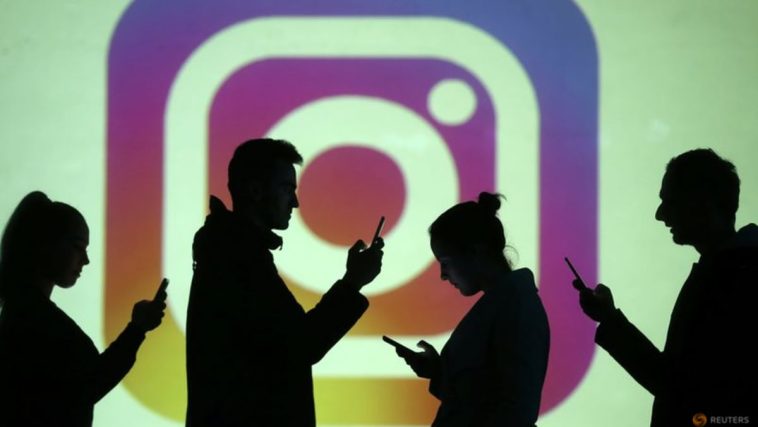 Análisis: La prohibición planificada de las redes sociales en Australia genera temores de aislamiento de los adolescentes