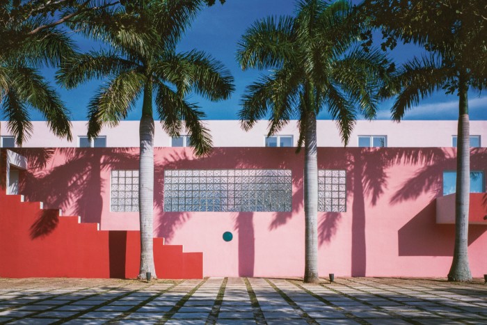 La Casa Rosa de Arquitectonica en Miami