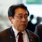 El nuevo primer ministro de Japón quiere que el BOJ tenga cuidado a la hora de subir aún más los tipos, dice el ministro de Economía