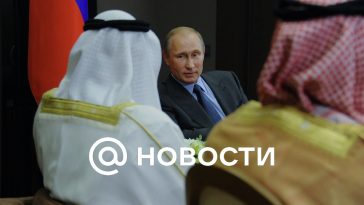 El presidente de los Emiratos Árabes Unidos usó zapatillas en una reunión informal con Putin