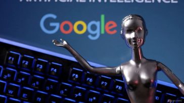 Google desarrollará una IA que se hará cargo de las computadoras, informa The Information