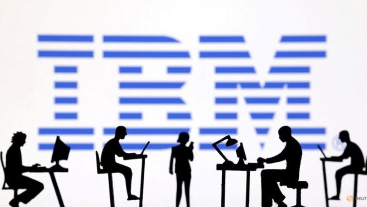 IBM cae debido a que la desaceleración del gasto empresarial presiona el crecimiento de la consultoría