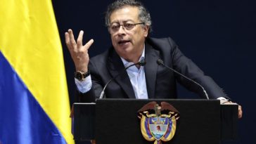 El presidente Gustavo Petro en una conferencia en la Ciudad de México, México, el 30 2024 de septiembre