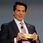 Scaramucci de SkyBridge dice que Estados Unidos resolverá la crisis de deuda y que bitcoin se triplicará para 2026