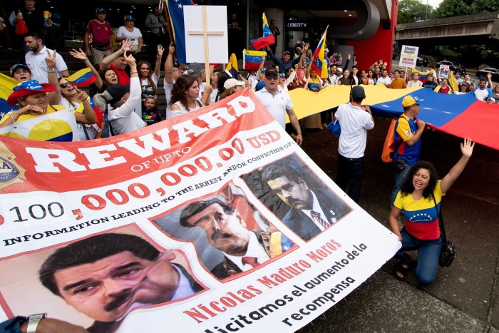 Manifestantes contra Nicolás Maduro