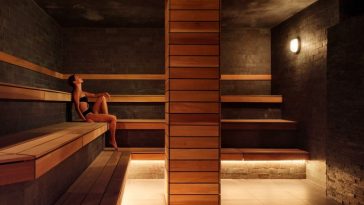 La banya con poca luz en Bathhouse