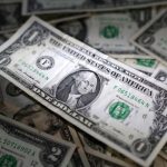 El dólar cae ante los rendimientos de los bonos del Tesoro tras la elección de Bessent