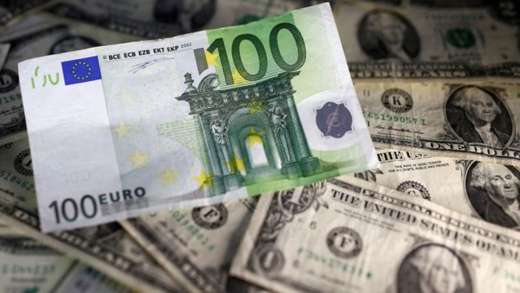 El euro se deprecia y el dólar se recupera en medio de las débiles operaciones navideñas