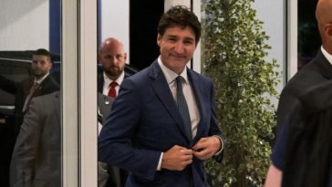 Justin Trudeau visita a Donald Trump en Florida en un intento por evitar la guerra comercial de América del Norte