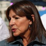 La alcaldesa de París, Anne Hidalgo, no buscará la reelección en 2026