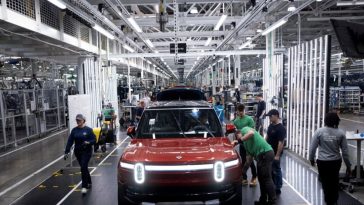 Las acciones de Rivian suben gracias a la inversión de Volkswagen de 5.800 millones de dólares en una empresa conjunta