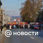 Los socialistas moldavos protestaron frente al edificio de la Comisión Electoral Central en Chisinau