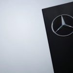 Mercedes planea reducir costes en varios miles de millones de euros al año, informa Handelsblatt