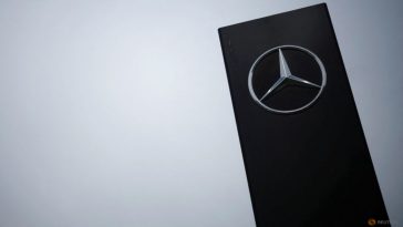 Mercedes planea reducir costes en varios miles de millones de euros al año, informa Handelsblatt