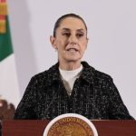 México eleva pronóstico de déficit mientras economistas advierten sobre desaceleración del crecimiento