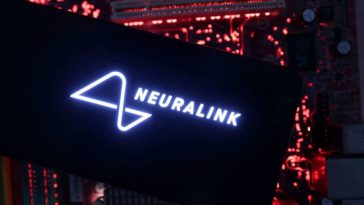 Neuralink de Elon Musk recibe aprobación canadiense para prueba de chip cerebral