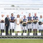 El príncipe Guillermo en un torneo benéfico de polo con su equipo y Monterosso en Windsor en julio de 2022