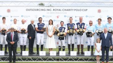 El príncipe Guillermo en un torneo benéfico de polo con su equipo y Monterosso en Windsor en julio de 2022