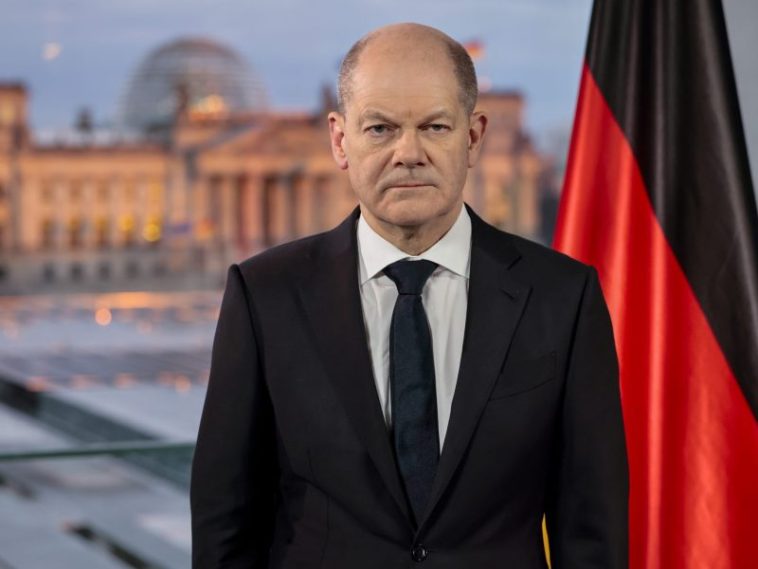 El canciller alemán Scholz pierde el voto de confianza - Euractiv