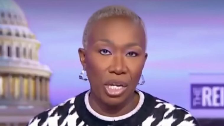 Joy Reid no está contenta de que Trump bromeara sobre Canadá.