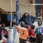 Martin Ross entrena hockey en el Downsview Arena de Toronto