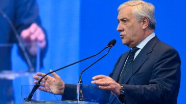 Tajani advierte del efecto dominó de los problemas económicos de Francia y Alemania - Euractiv