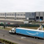 Trabajadores de Amazon harán huelga en varios almacenes de EE. UU. durante la ajetreada temporada navideña