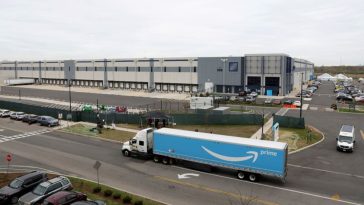 Trabajadores de Amazon harán huelga en varios almacenes de EE. UU. durante la ajetreada temporada navideña