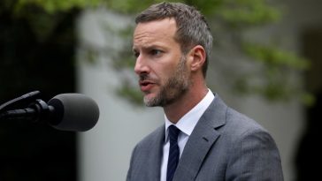 Trump elige a Adam Boehler como enviado presidencial para asuntos de rehenes