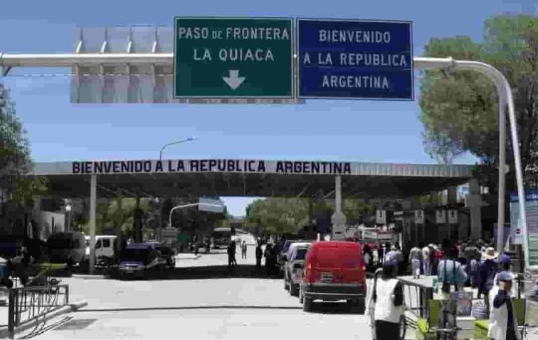 Se sabe que Aguas Blancas es particularmente poroso al tráfico no controlado de Bolivia