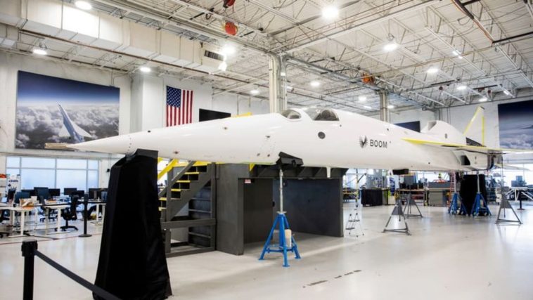 Boom Supersonic XB-1 rompe la barrera del sonido sobre el desierto de Mojave