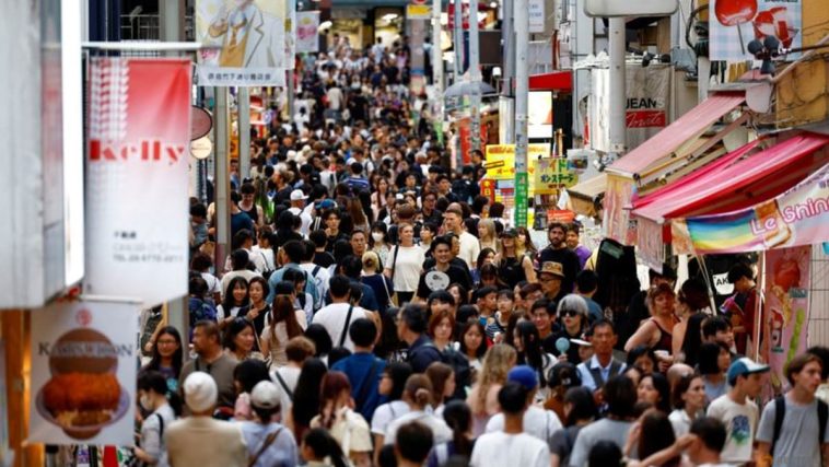 El ánimo del consumidor japonés empeora, lo que pone en duda el momento de la subida de tipos