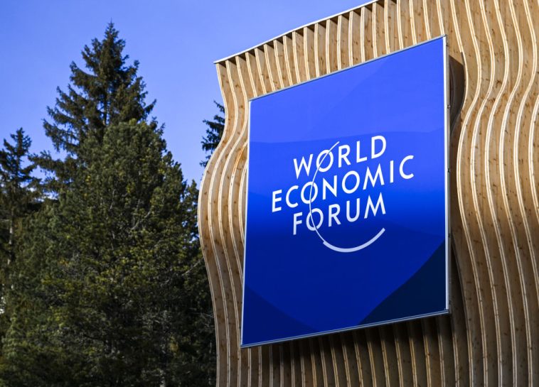 El informe: La maldición de Davos - Euractiv