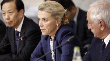 Ex jefe de inteligencia italiana se convertirá en el asesor diplomático de Von Le Leyen - Euractiv