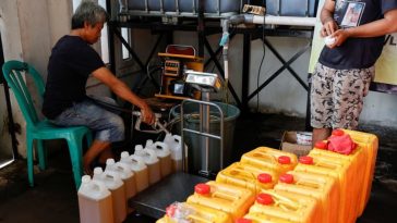 Indonesia frena las exportaciones de aceite de cocina usado y residuos de palma para ayudar a los usuarios nacionales