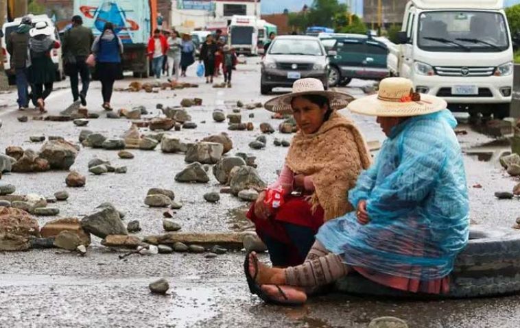 Bloqueos de carreteras impulsados ​​por el expresidente Evo Morales generan pérdidas por 3.000 millones de dólares