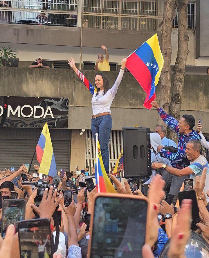 Líder de la oposición venezolana arrestado brevemente antes de la ceremonia de toma de posesión presidencial - Latin America Reports