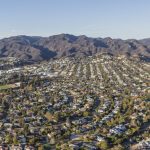 Vista aérea de Pacific Palisades en Los Ángeles antes de los incendios de esta semana