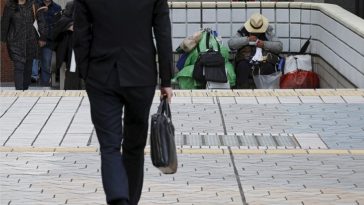 Los salarios reales en Japón caen en noviembre por cuarto mes consecutivo debido al peso de la inflación