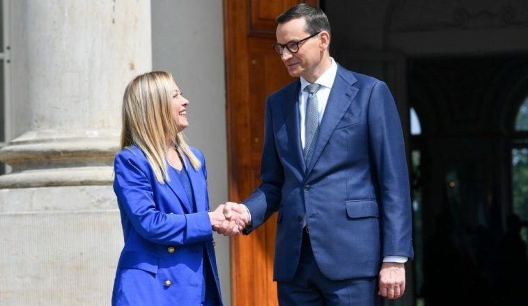 Meloni dimite como presidente del ECR y apoya al polaco Morawiecki para el liderazgo - Euractiv