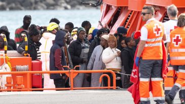 Sánchez buscará una solución urgente a la crisis migratoria en Canarias - Euractiv