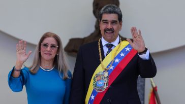 Serbia rompe filas con la UE al honrar la toma de posesión de Maduro - Euractiv