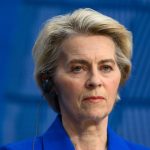 Von der Leyen de la UE sigue trabajando a pesar de una neumonía "grave" - ​​Euractiv