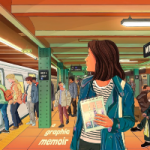 La ilustración muestra a una mujer sosteniendo un libro, parada en un andén del metro. Ella está mirando un tren, mientras los viajeros esperan a su alrededor.