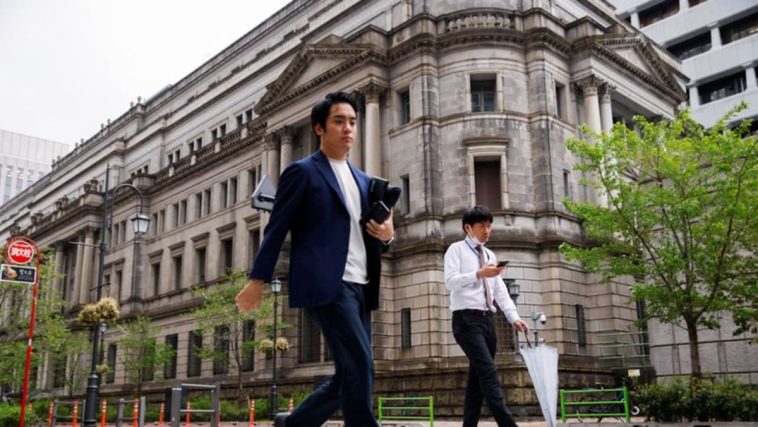 BOJ podría aumentar las tasas de interés en marzo, dice el ex consumo de control Shirai