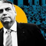 Un montaje de Jair Bolsonaro en primer plano con sus partidarios participando en una manifestación en Sao Paulo en noviembre en apoyo de los arrestados por los ataques de estado en el Congreso Nacional y la Corte Suprema Federal en Brasilia el 8 de enero en el fondo.